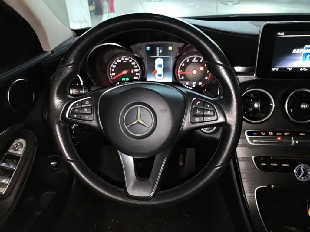 Mercedes-Benz C-Class — миниатюра 11