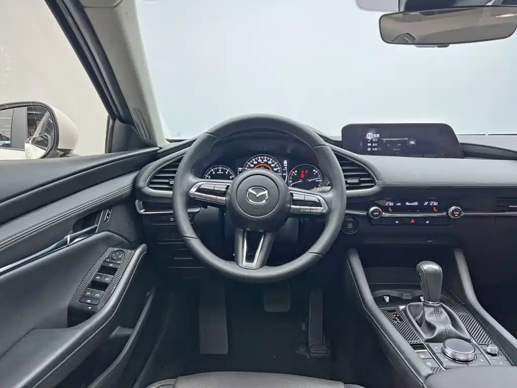 Mazda 3 2024 Белый из Китая, фото 2