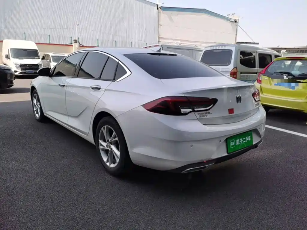 Buick Regal — миниатюра 5