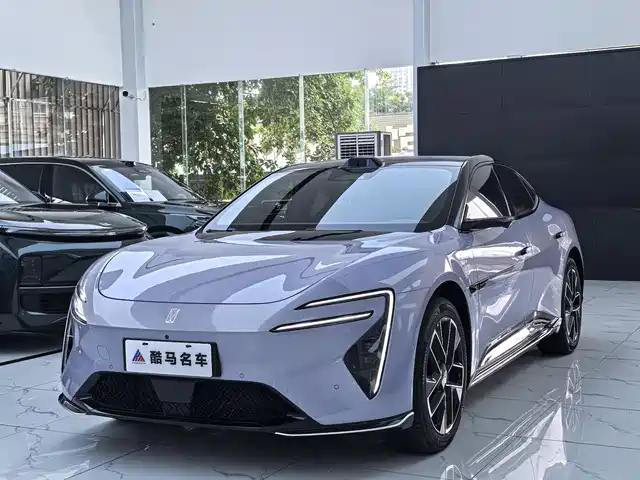 2025 Avatr 06