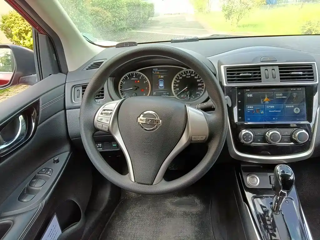 Nissan Tiida — миниатюра 6