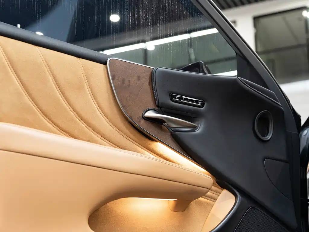 Lexus LS — миниатюра 19