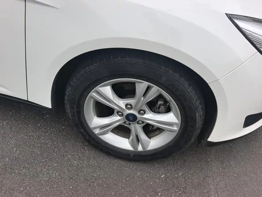 Ford Focus — миниатюра 6