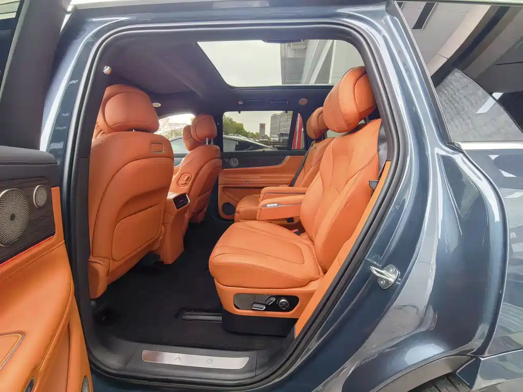 AITO ASK THE WORLD M9