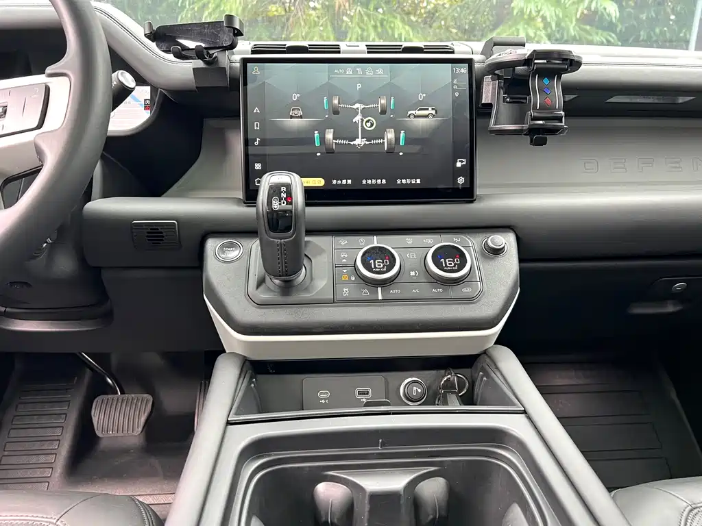Land Rover Defender — миниатюра 14