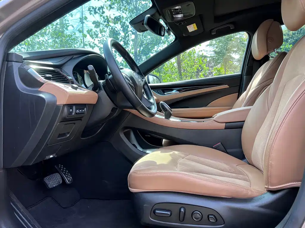 Buick LaCrosse — миниатюра 10