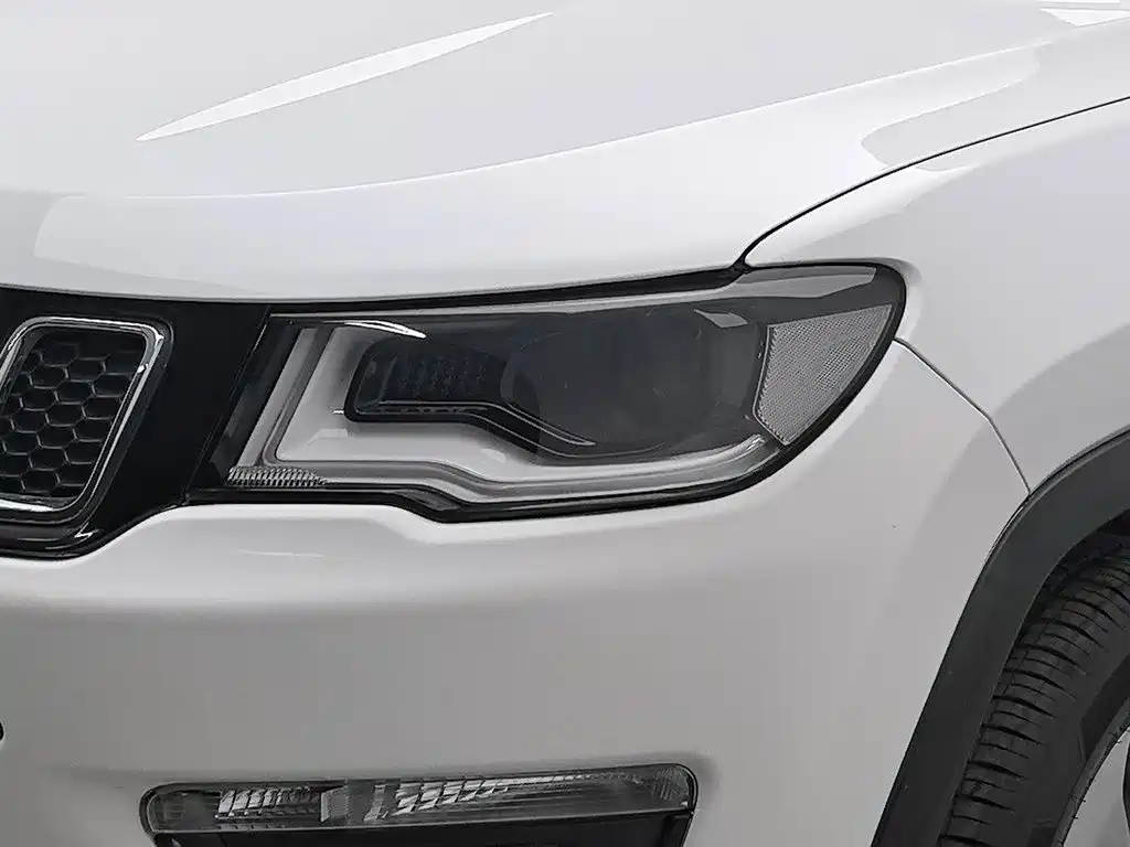 Jeep Compass — миниатюра 7
