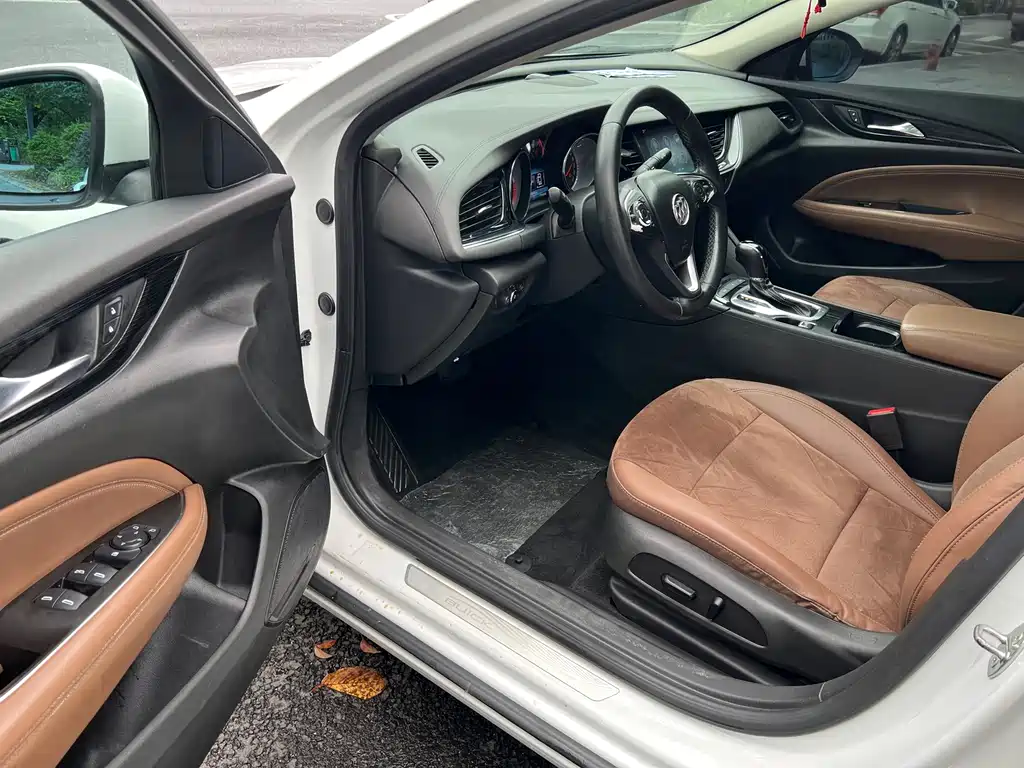 Buick Regal — миниатюра 8
