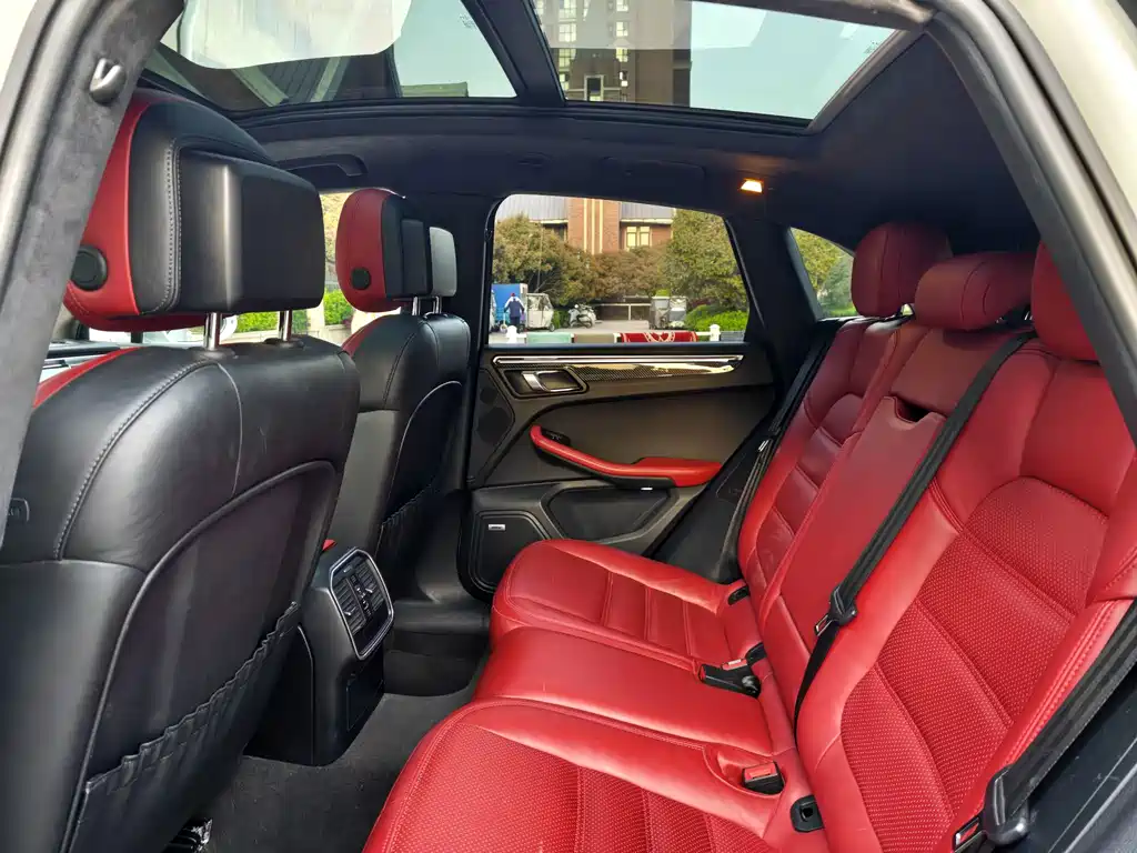 Porsche Macan — миниатюра 5