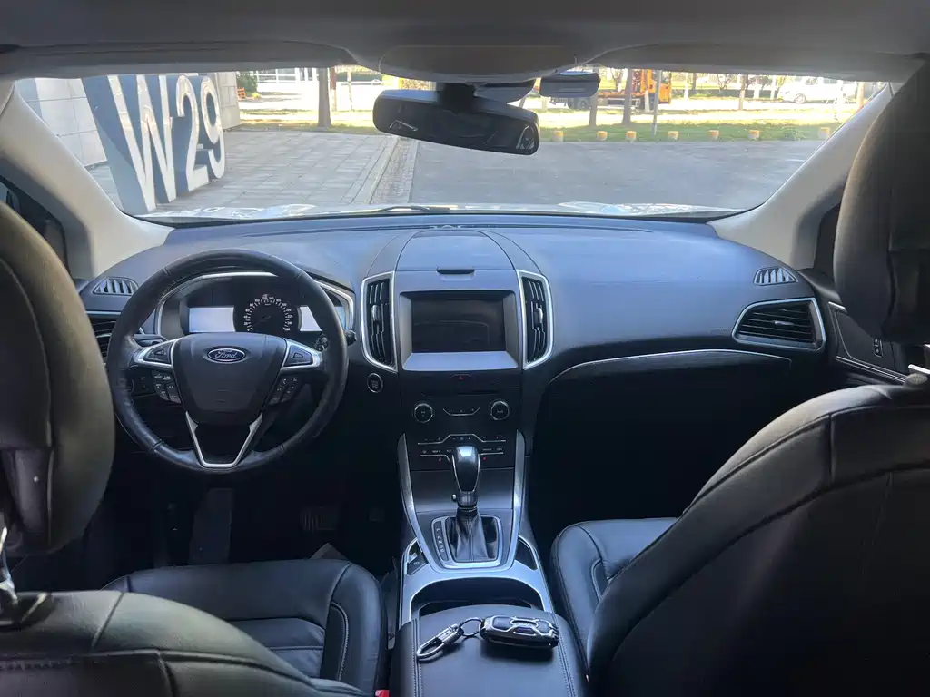 Ford Edge — миниатюра 10