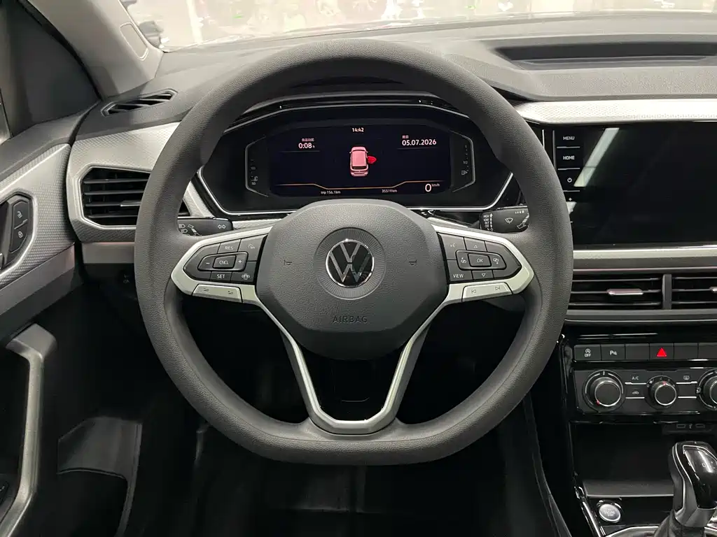 Volkswagen Tacqua 1.5L Auto Joy Connected Edition, фото 12