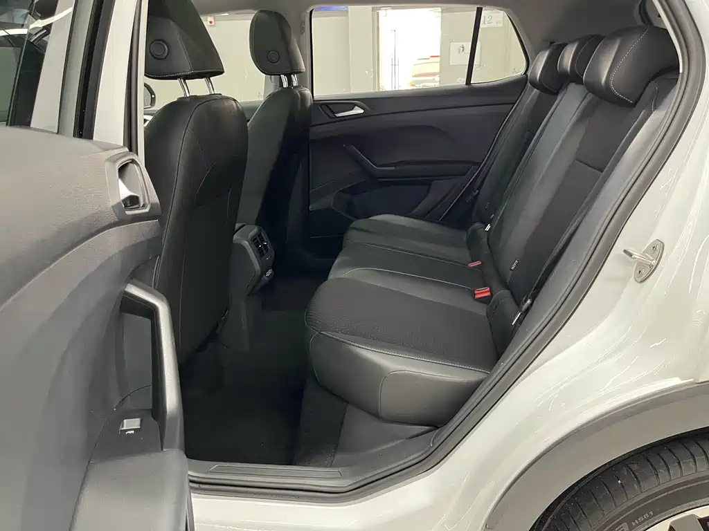 Volkswagen Tacqua 1.5L Auto Joy Connected Edition, фото 18