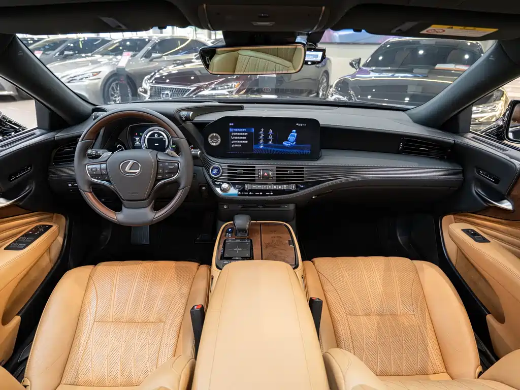 Lexus LS — миниатюра 13