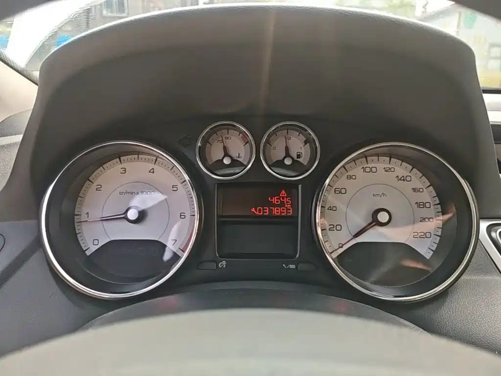 Peugeot 308 — миниатюра 12