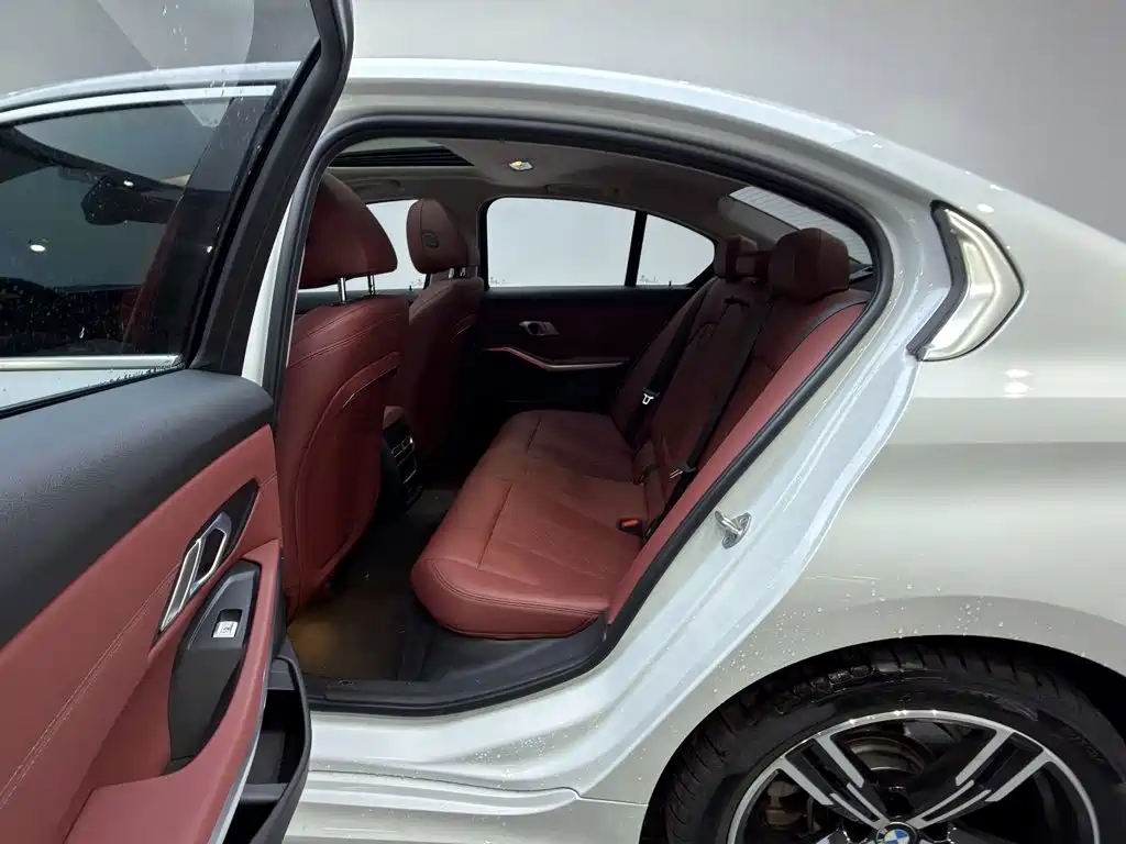 BMW 3 Series — миниатюра 13
