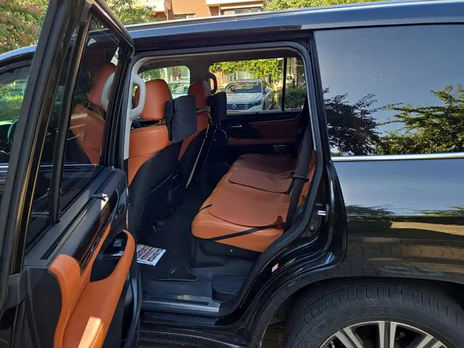 Lexus LX — миниатюра 11