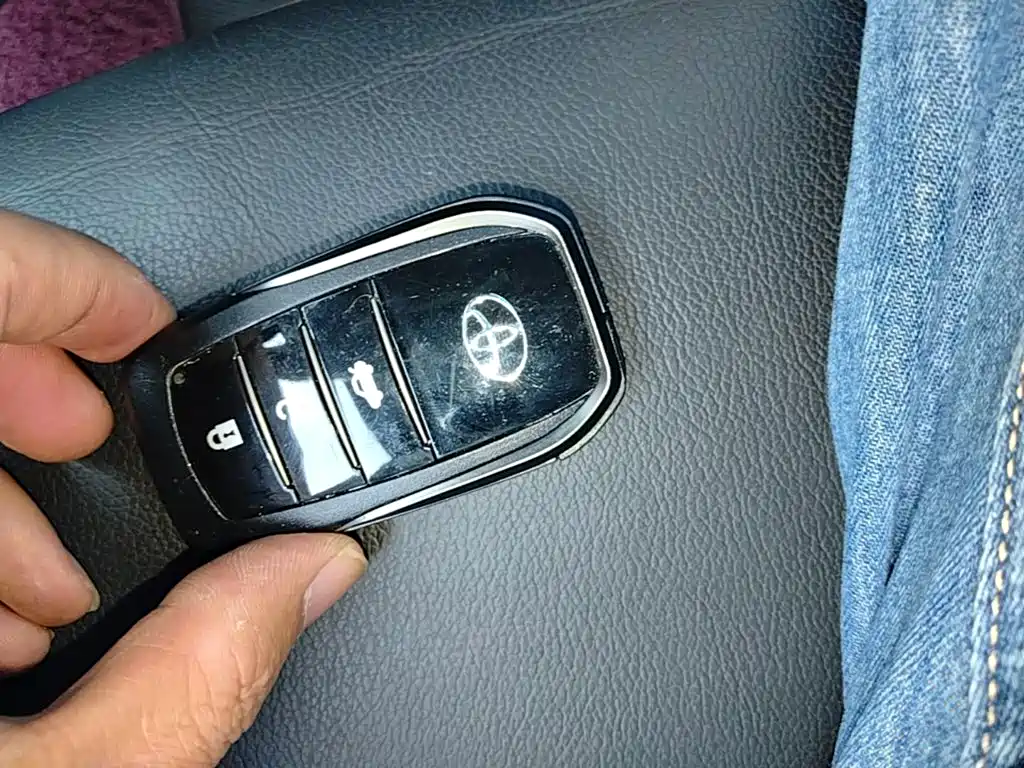 Toyota Prado — миниатюра 9