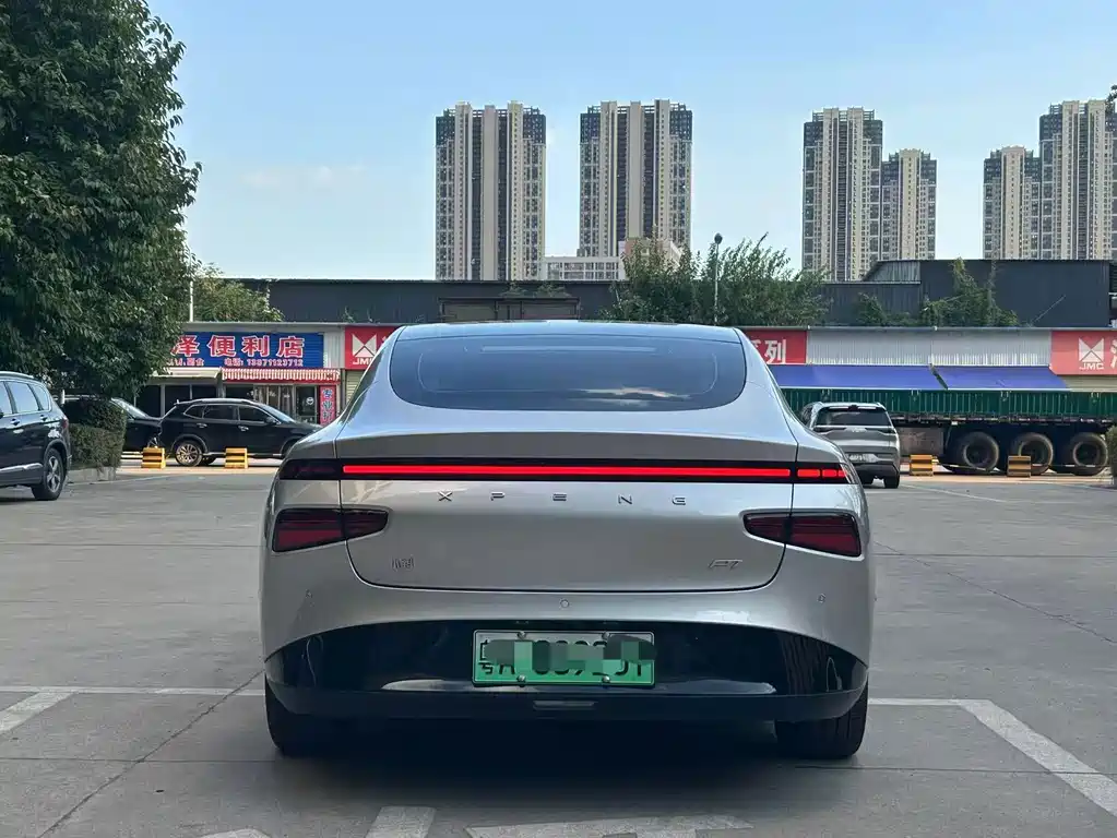 XPeng P7 — миниатюра 6