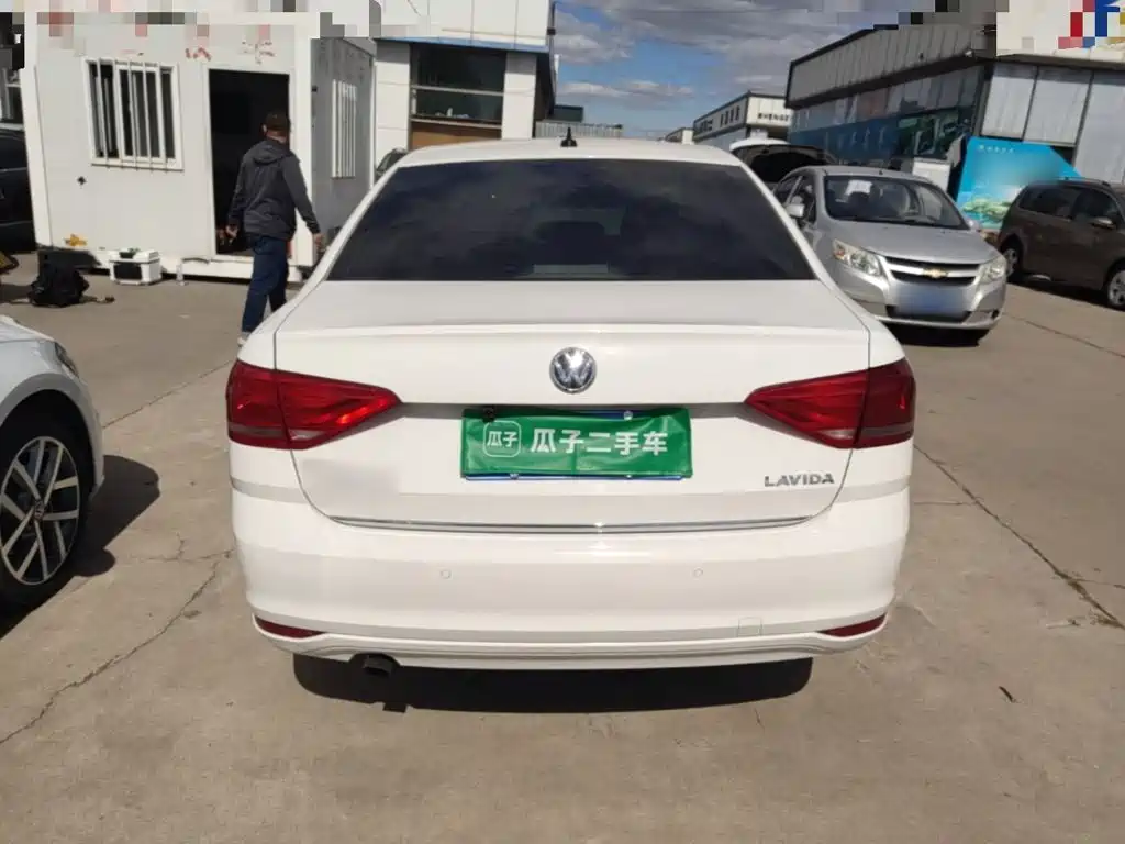 Volkswagen Lavida — миниатюра 6