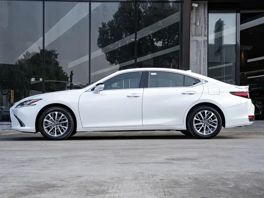 Lexus ES — миниатюра 4