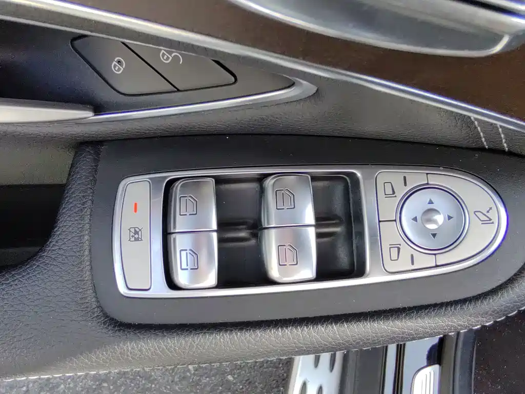 Mercedes-Benz GLC — миниатюра 15