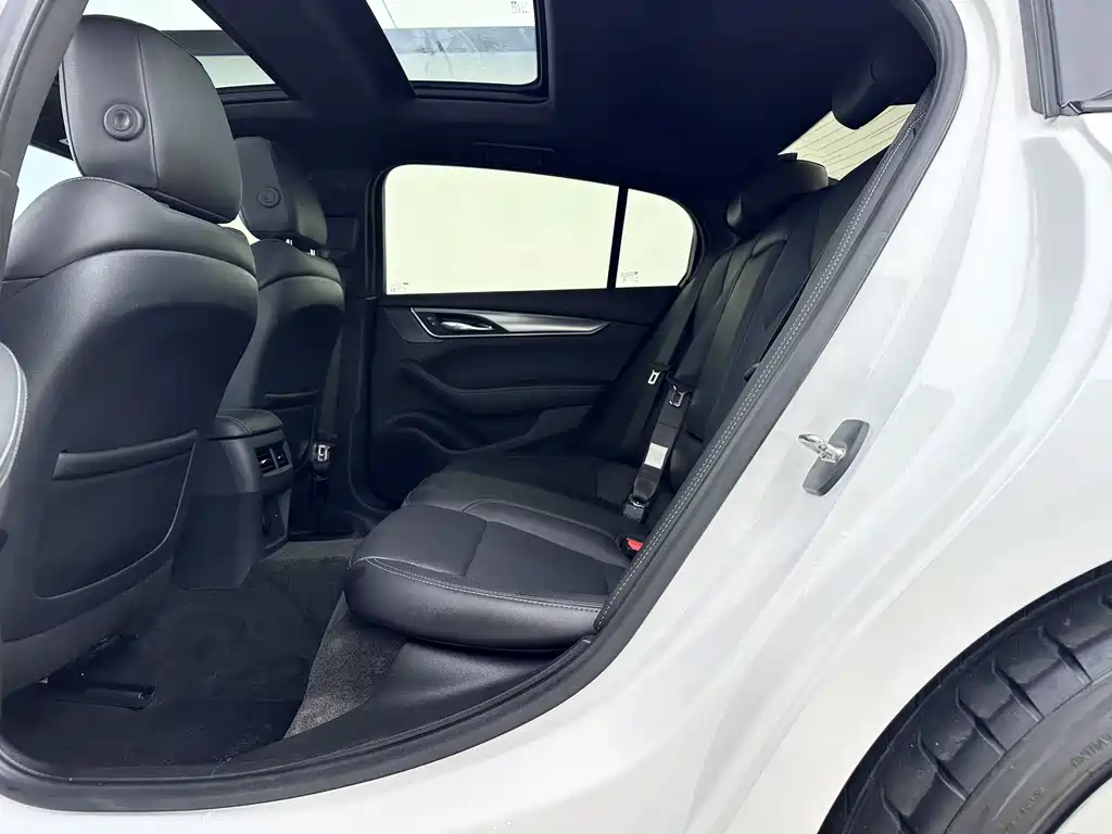 Cadillac CT5 — миниатюра 7