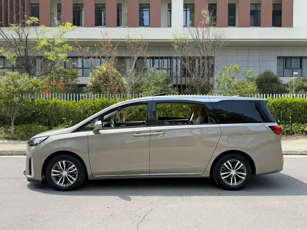 Buick GL8 — миниатюра 7