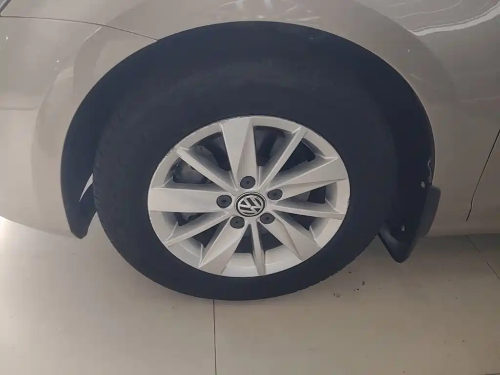 Volkswagen Golf — миниатюра 23