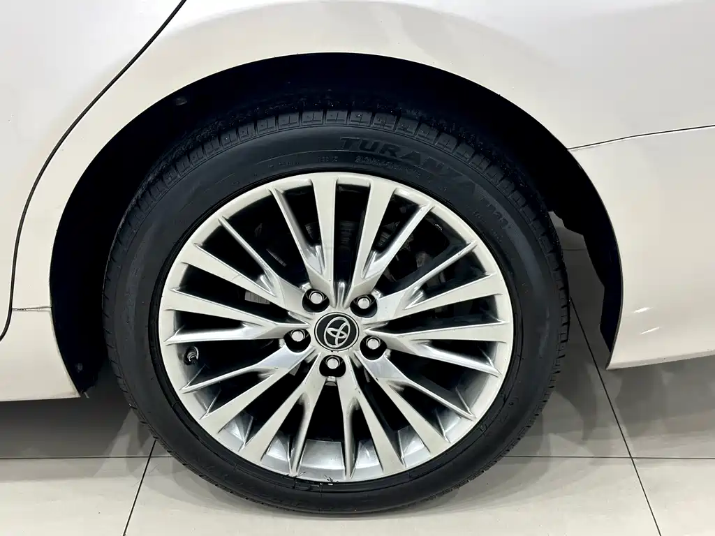 Toyota Camry — миниатюра 26
