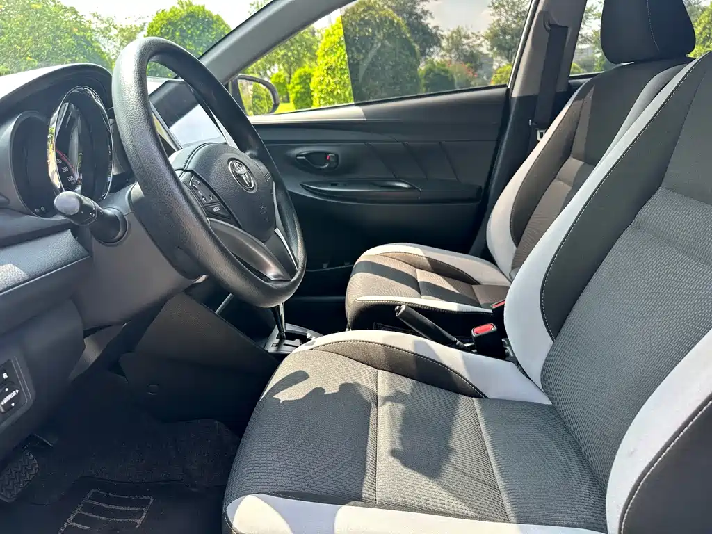Toyota Yaris L — миниатюра 16