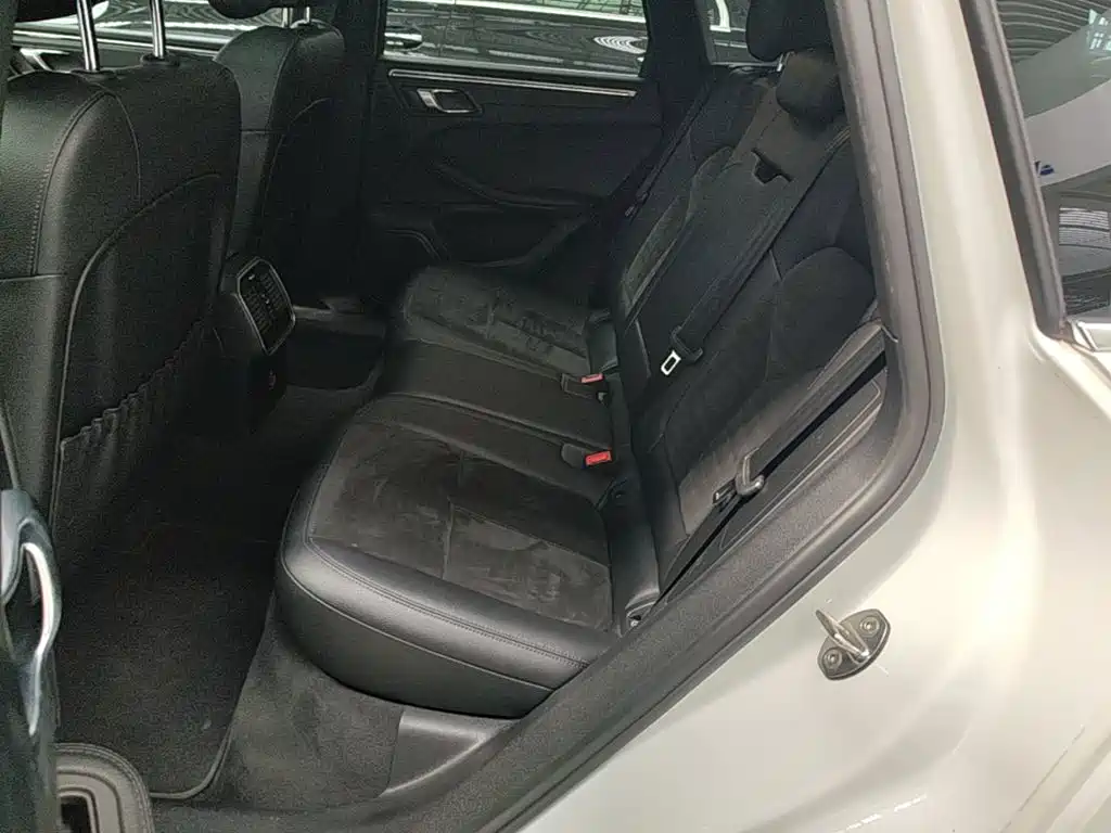 Porsche Macan — миниатюра 17