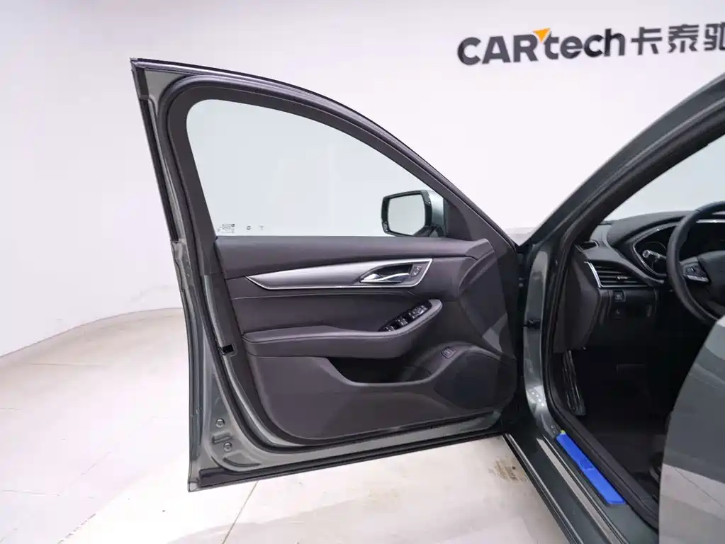 Cadillac CT5 — миниатюра 13