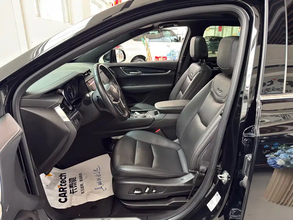 CADILLAC XT5