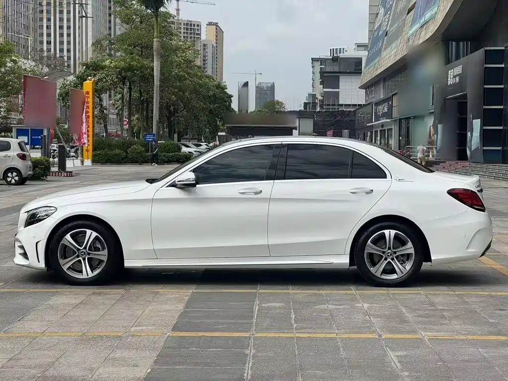 Mercedes-Benz C-Class — миниатюра 9