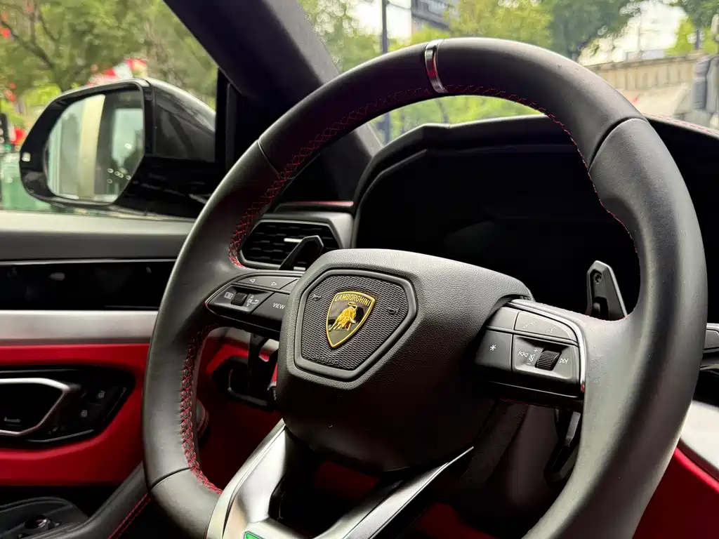 Lamborghini Urus — миниатюра 16
