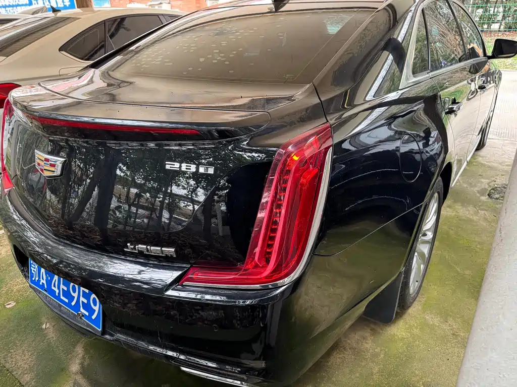 CADILLAC XTS