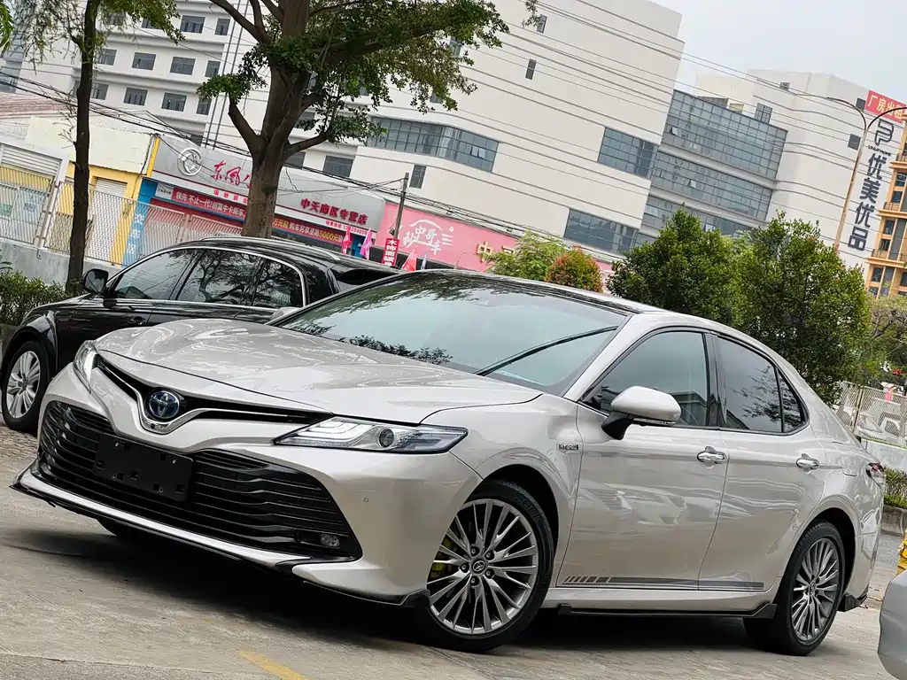 TOYOTA CAMRY