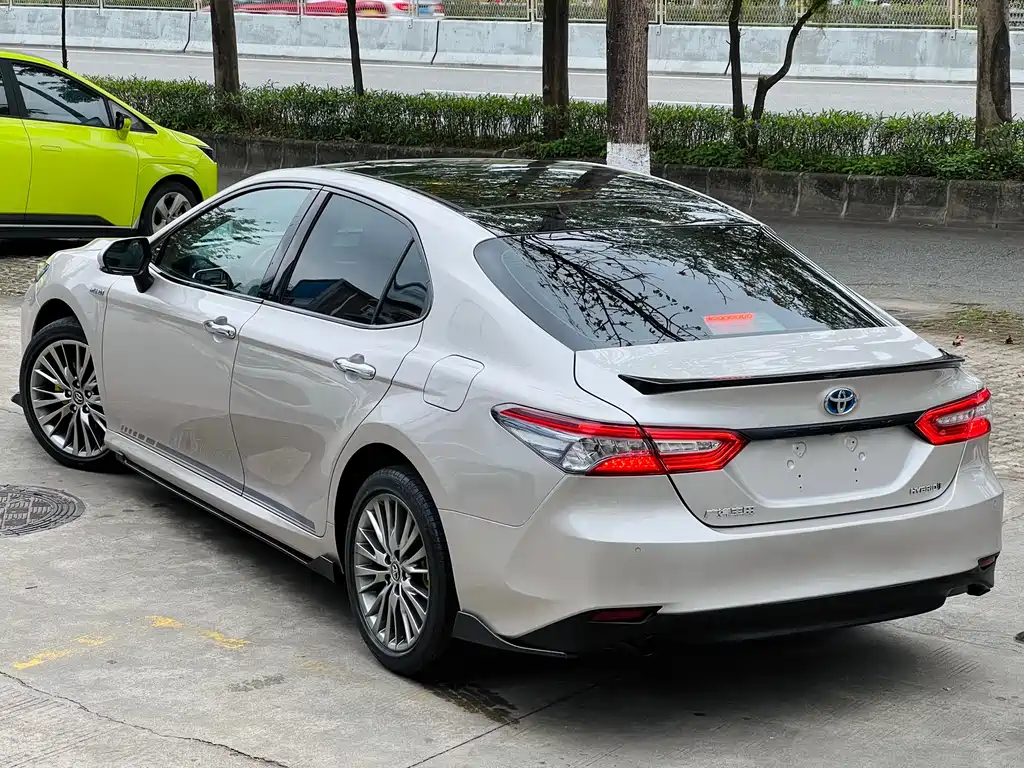 TOYOTA CAMRY
