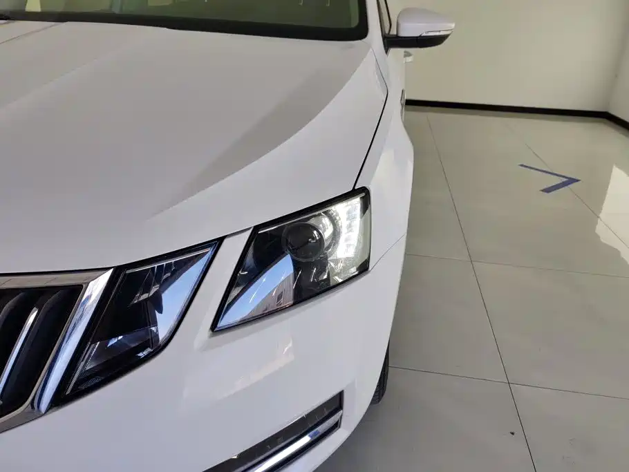 Skoda Octavia — миниатюра 5