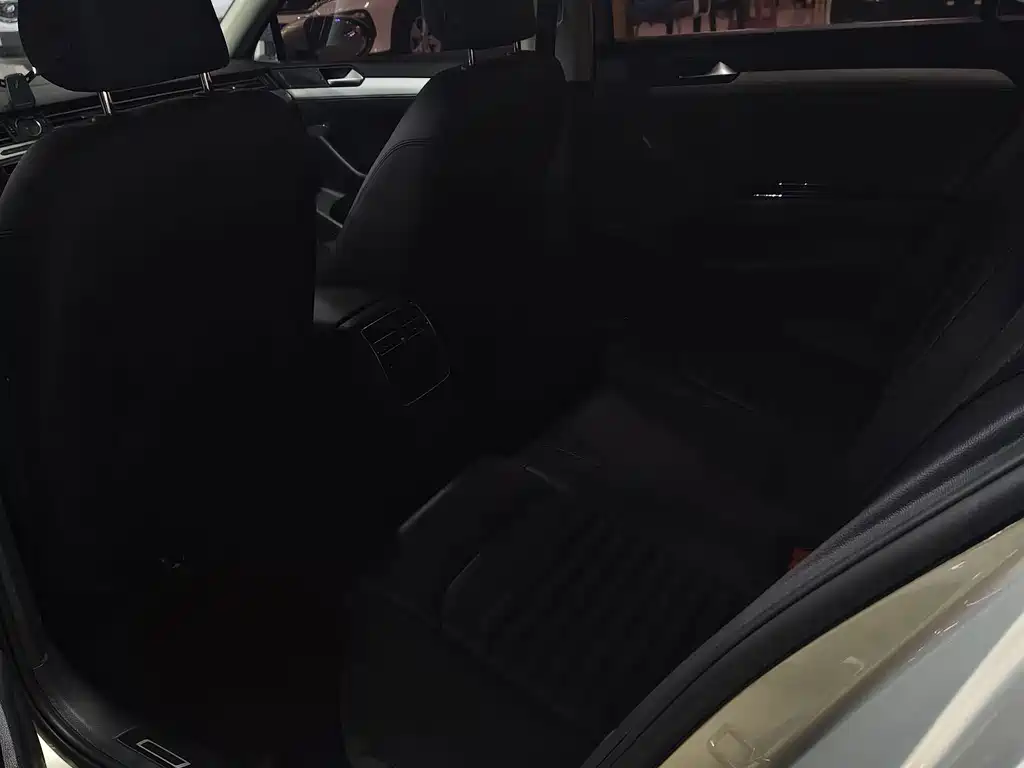 Volkswagen Magotan — миниатюра 7