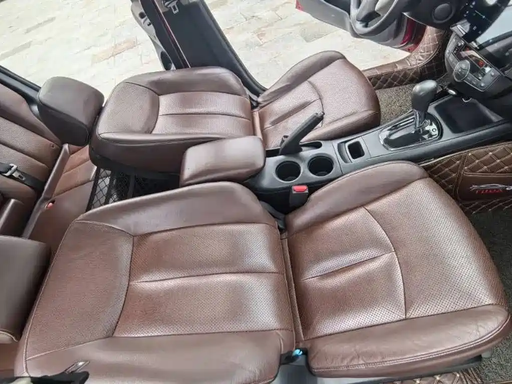 Nissan Tiida — миниатюра 11