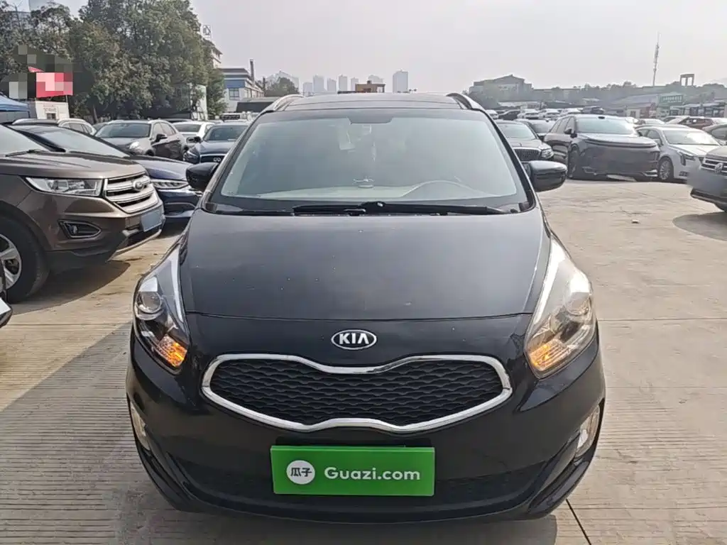 Kia Carens — миниатюра 3