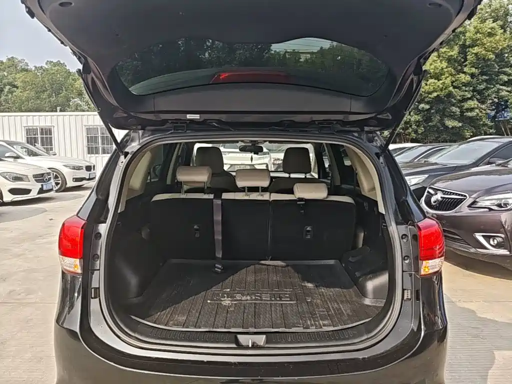 Kia Carens — миниатюра 19