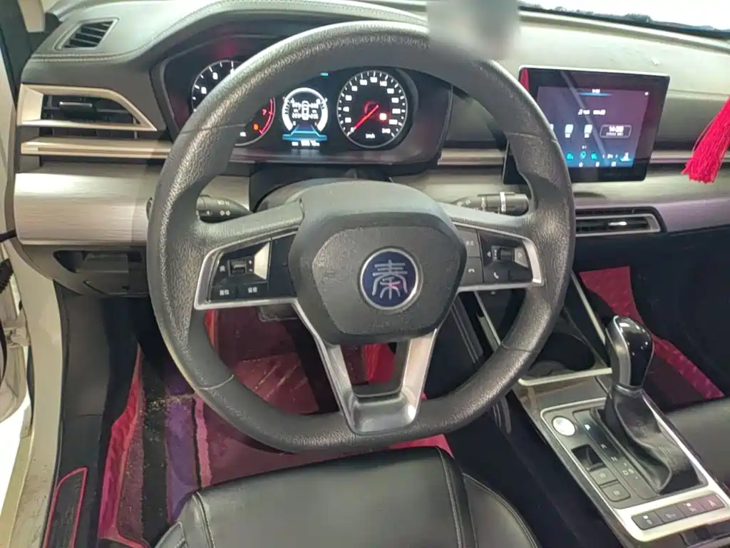 BYD Qin — миниатюра 11