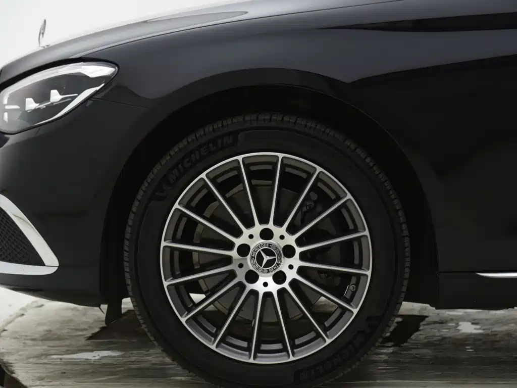 Mercedes-Benz E-Class — миниатюра 19