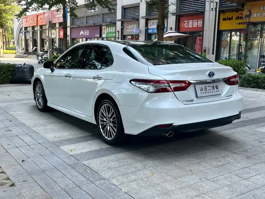 Toyota Camry — миниатюра 6