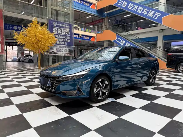 HYUNDAI ELANTRA