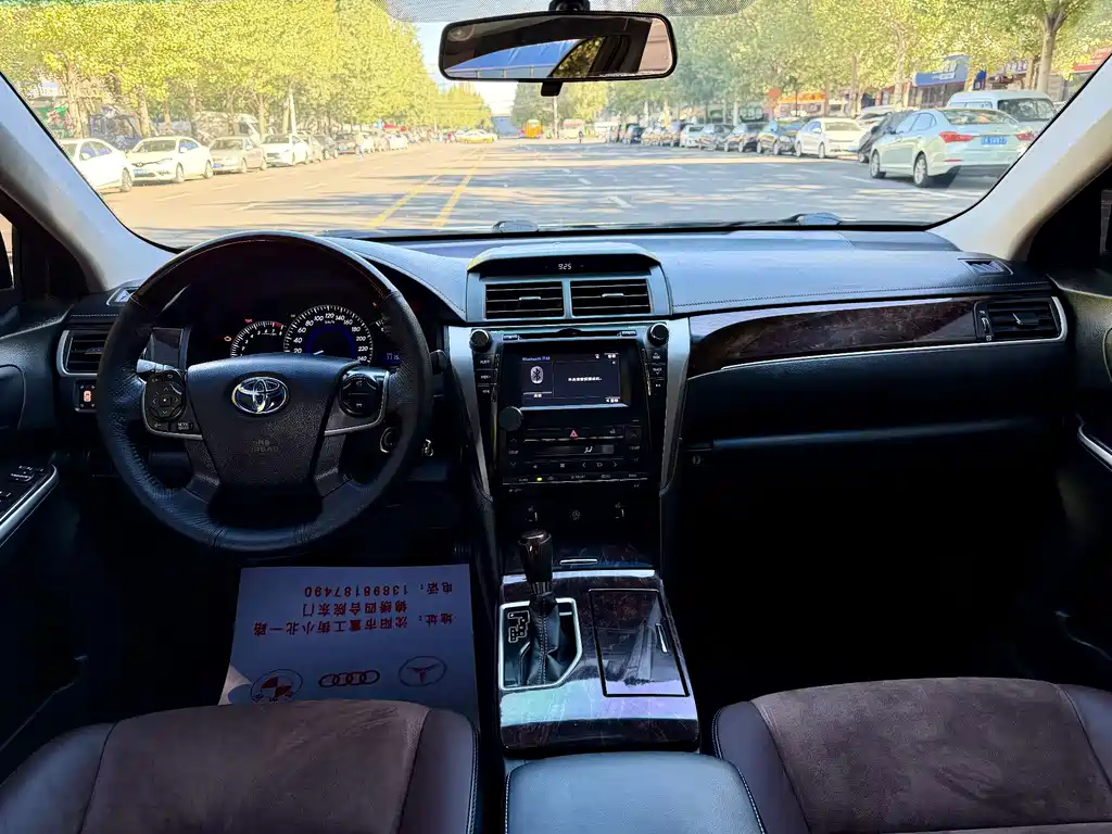 Toyota Camry — миниатюра 9