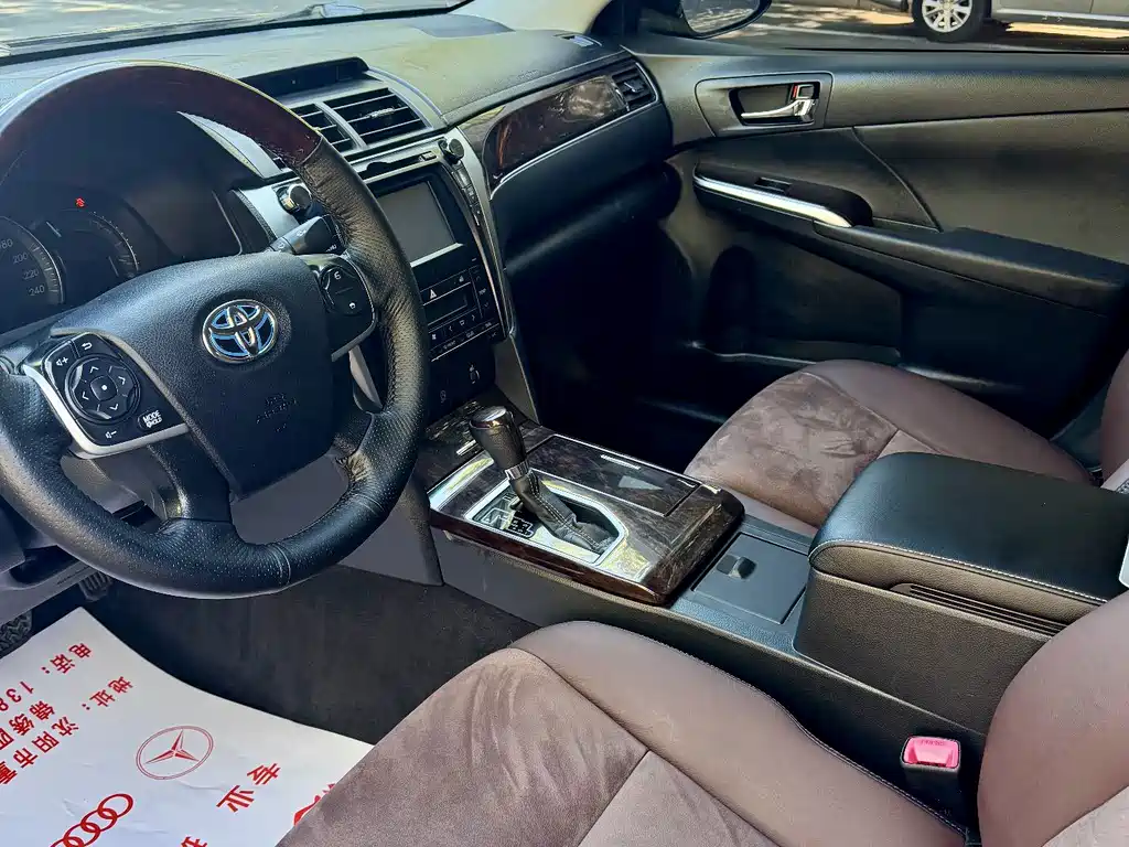 Toyota Camry — миниатюра 6