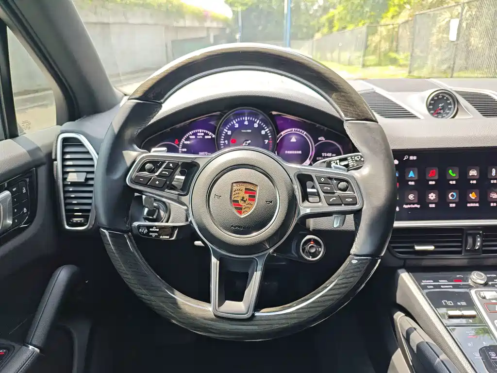 Porsche Cayenne — миниатюра 11